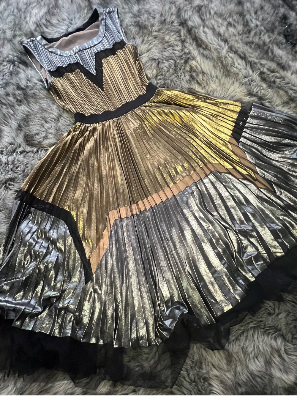 BCBGMaxAzria Metallic Gold and Silver Pleated Midi Dress - Picture 12 of 16